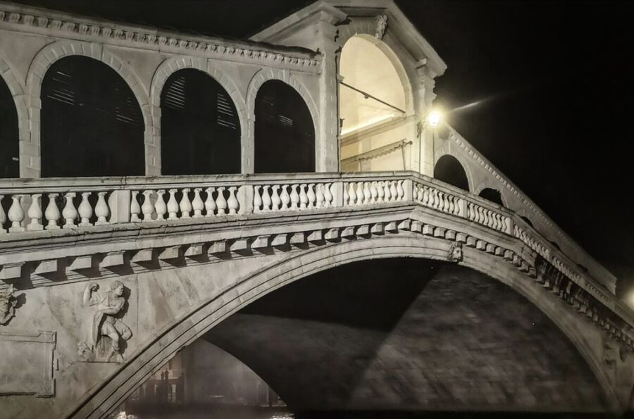 Venice: Saint Mark's Basilica Private Tour at Night - Why St. Mark’s Basilica looks different after dark
