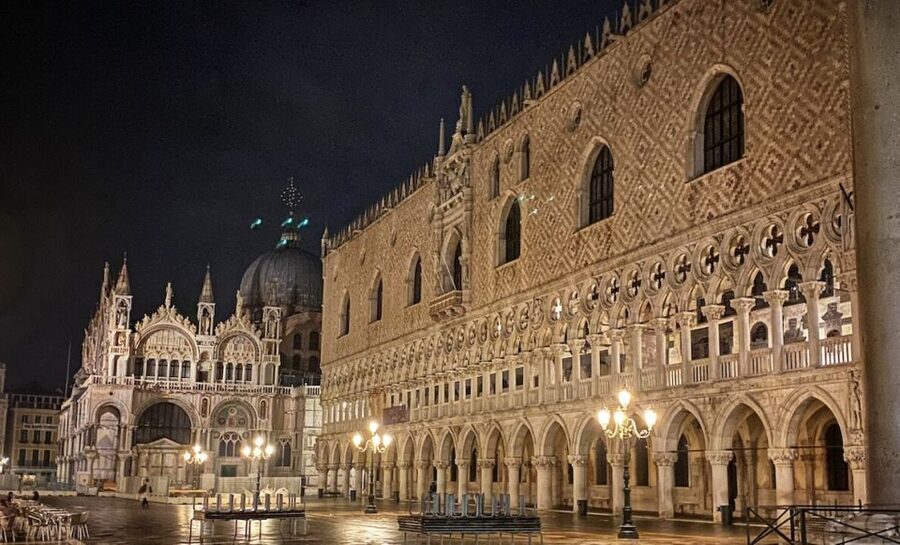 Venice: Saint Mark's Basilica Private Tour at Night - Inside the basilica: entering through a special night entrance
