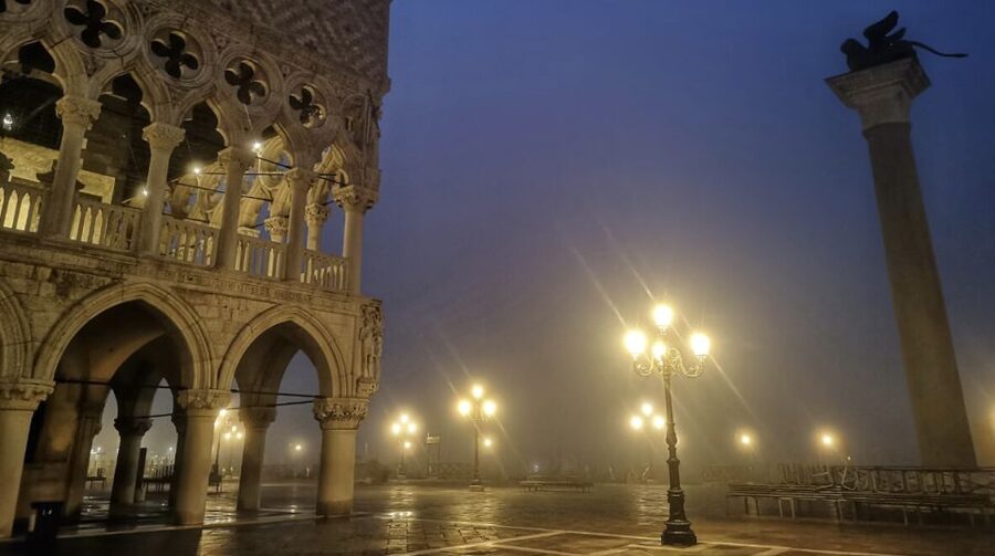 Venice: Saint Mark's Basilica Private Tour at Night - What you’re really paying for: value at $141.61 per person