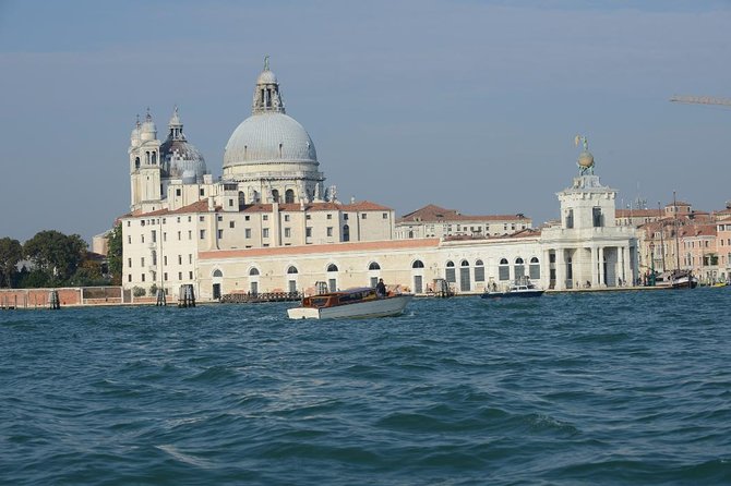 Venice Shared Arrival Transfer: Marittima Cruise Port to Central Venice - Boarding the Shared Motorboat: Time, Crowd Levels, and Luggage Rules