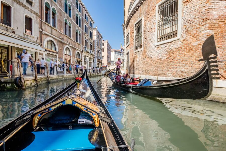 Venice: Shared Gondola Ride Across the Grand Canal - Meeting at Alilaguna Grandinetti: where you must stand