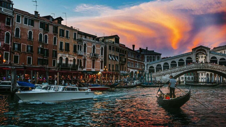 Venice: Shared Gondola Ride at Sunset - Key highlights to look for on your gondola ride