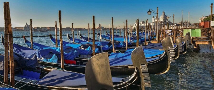 Venice: Shared Gondola Tour - Gliding Along the Grand Canal: The Postcard, but From the Right Angle