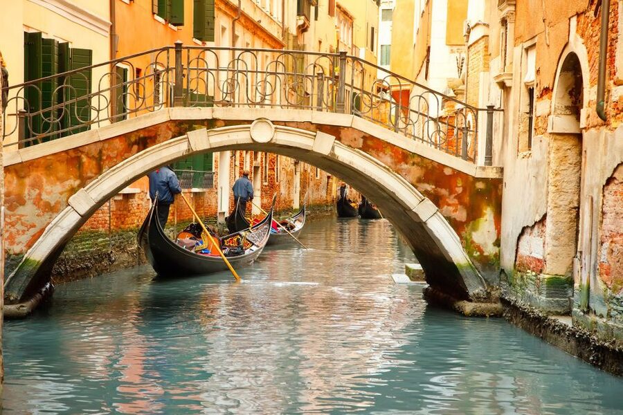 Venice: Shared Gondola Tour - How the 30-Minute Ride Actually Plays Out