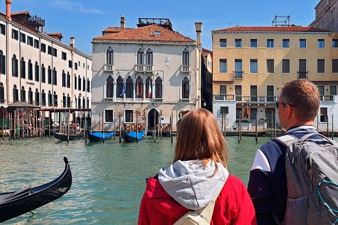 Venice Sightseeing Small Group Walking Tour with a Local Guide - Campo San Pantalon: A Friendly Start Before the Main Stage
