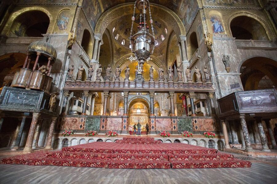 Venice: Skip-the-Line St. Mark's Basilica Tour - The Main Event: Golden Mosaics, Marble Inlay, and What the Guide Helps You See