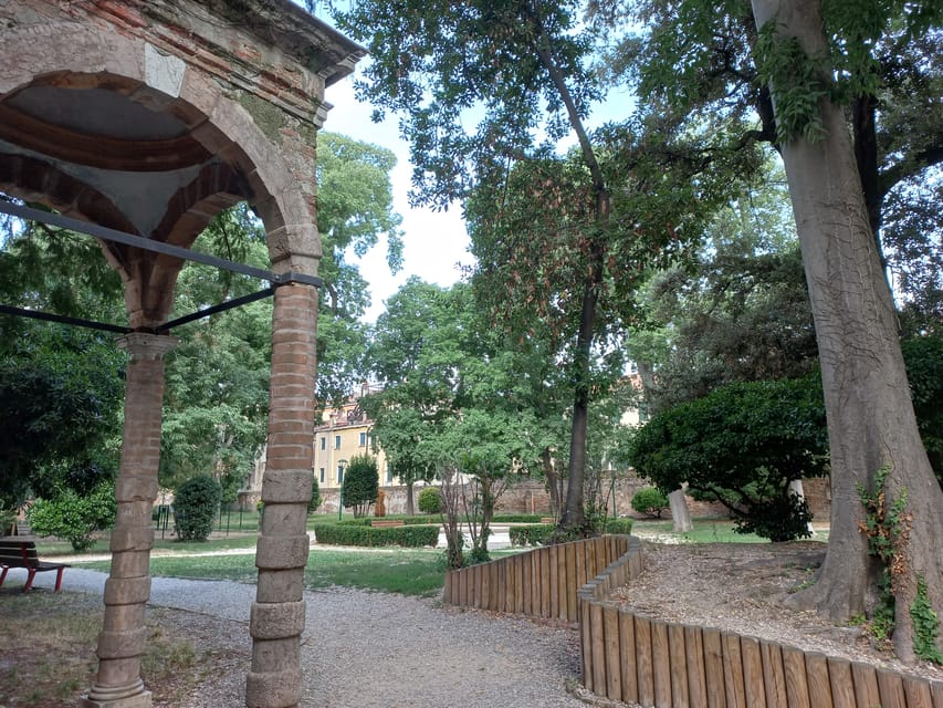 Venice Small-Group Walking Tour: Secrets & Hidden Gems - Stop-by-stop: what each moment is teaching you (and what to watch for)