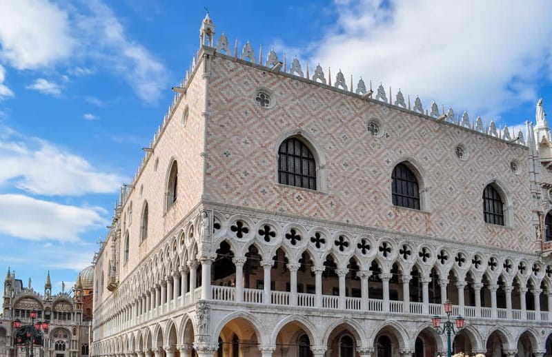 Venice: St. Mark's Basilica, Doge's Palace & Bridge of Sighs - St. Mark’s Basilica: golden mosaics with priority entry