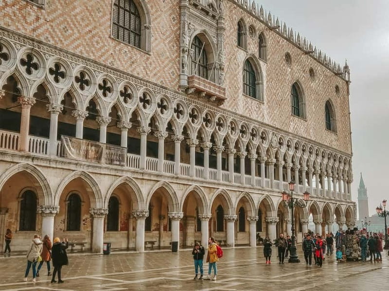 Venice: St. Mark's Basilica, Doge's Palace & Bridge of Sighs - Doge’s Palace rooms and courtyards in a focused visit