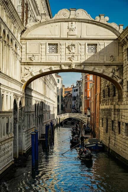 Venice: St. Mark's Basilica, Doge's Palace & Bridge of Sighs - Audio guide and guided options: pick the format that matches your style