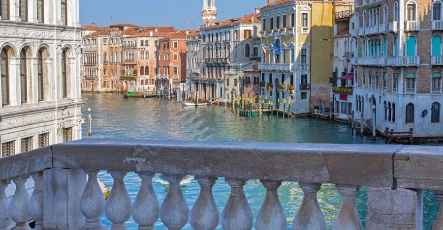 Venice: St. Mark's Basilica, Doge's Palace & Gondola Ride - The Morning Walk Near Rialto: Fast Orientation With Real Local Food Flavor