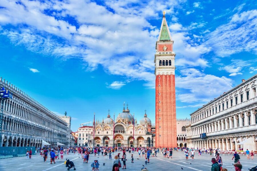 Venice: St Mark's Basilica & Gondola in the afternoon - Doge’s Palace, Bridge of Sighs, and Casanova’s Prison Cell Stop