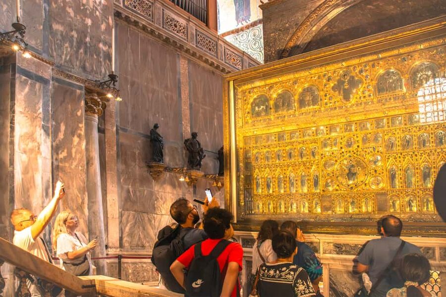 Venice: St. Mark’s Basilica Skip-the-Line Ticket & Audio App - Museum, Loggia dei Cavalli, and the Terrace: What the Upgrade Adds