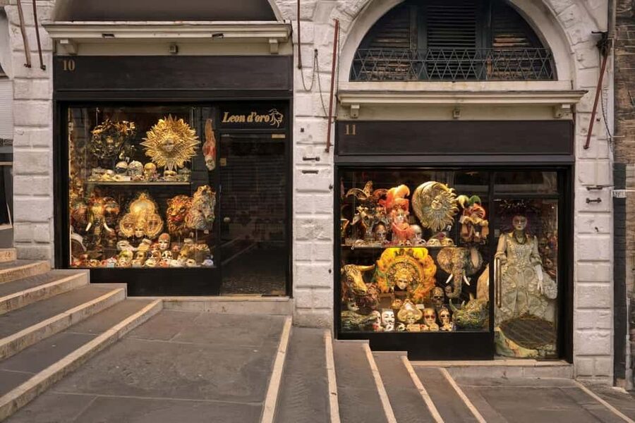 Venice: St. Mark's, Doge's Palace, Rialto, and Gondola Tour - St. Mark’s Basilica: timed entry and the story your guide makes stick