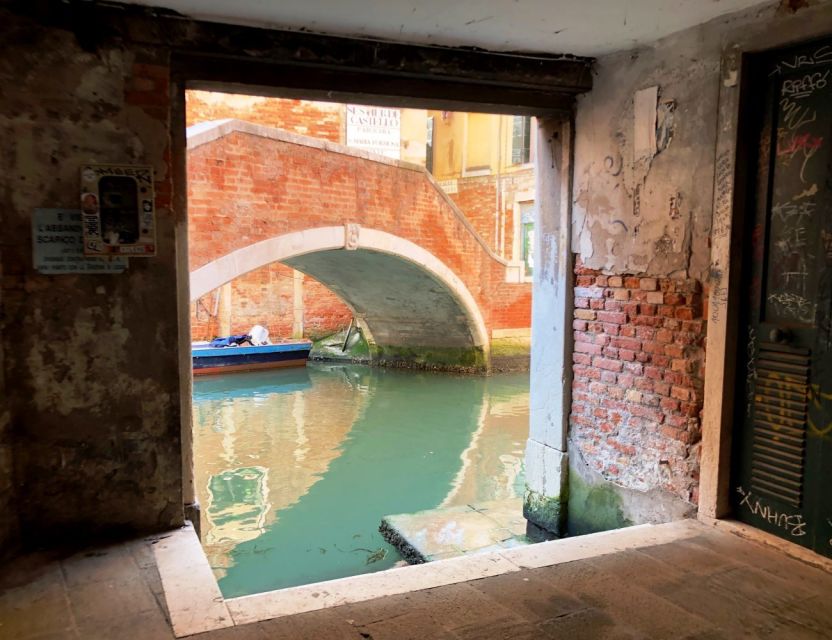 Venice: St. Mark's, Walking Tour and Gondola Combo - Where You Meet: Calle larga de l’Ascension Near the Post Office