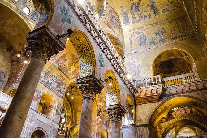 Venice St Marks' Basilica, Audioguide, Host & priority entry - Meeting at Piazza San Marco: the smooth ticket handoff