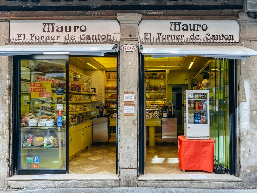 Venice: Street Food Tour with a Local Guide and Tastings - Tips to make the walk easier and the food smoother