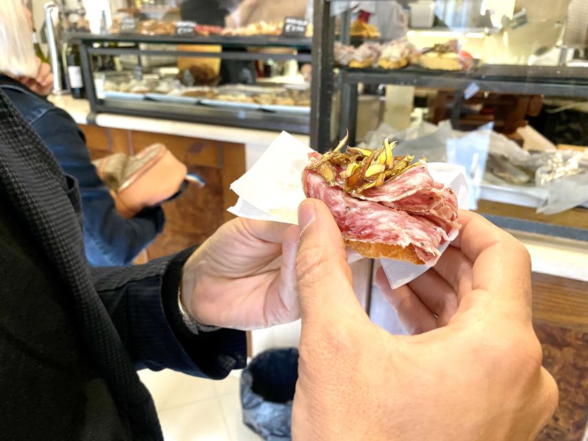 Venice: Street Food Tour with a Local Guide and Tastings - Meeting at Campo San Bartolomio and Crossing to Rialto