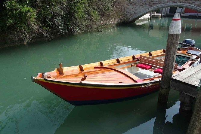 Venice Sunset Cruise by Typical Venetian Boat with Prosecco - Venice Lido: beaches, villas, and the long island feel