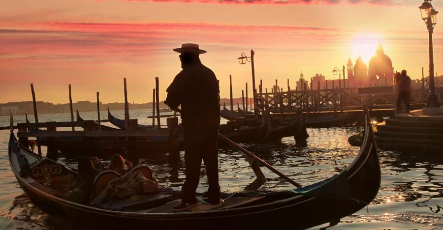 Venice: Sunset or Evening Gondola Tour - Finding the TURIVE kiosk near St. Mark’s Square