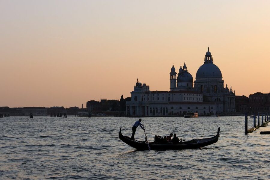 Venice: Sunset or Evening Gondola Tour - What to wear and what not to bring