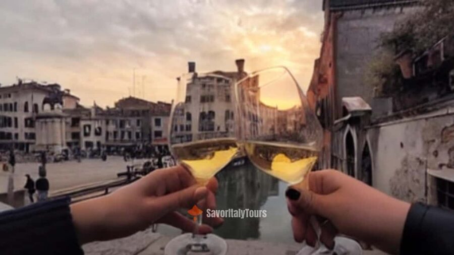 Venice: Sunset Walking Tour with Food and Wine Tastings - Quick Highlights