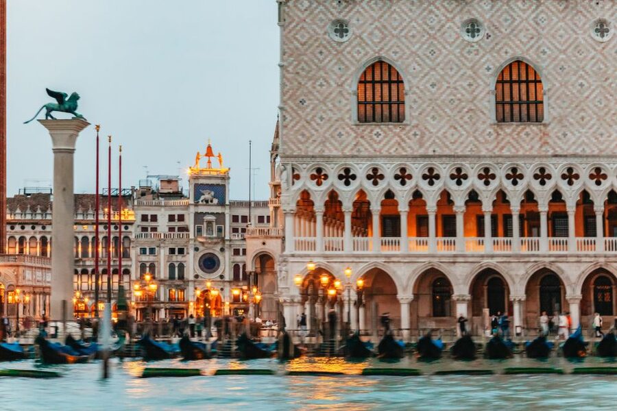Venice: The Ghost & Legends Walking Tour - Castello at night: doges, noble families, and political trouble