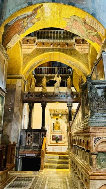 Venice: The History of St. Mark's Basilica Tour - Meet at Piazzetta dei Leoncini and get your bearings fast