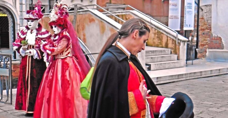 Venice:Theatrical Walking Carnival Show & Casanova's Secrets - Key highlights before you go