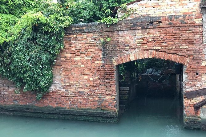 Venice Through a Local’s Eyes: Private Water Taxi & Walking Tour - The cicchetti break: a real pause, not a detour
