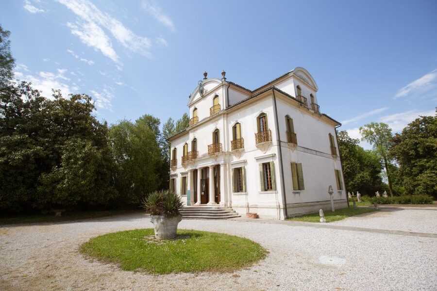 Venice to Padua Full-Day Brenta Riviera Boat Cruise - Malcontenta and Villa Foscari: guided interior time at the most dramatic stop