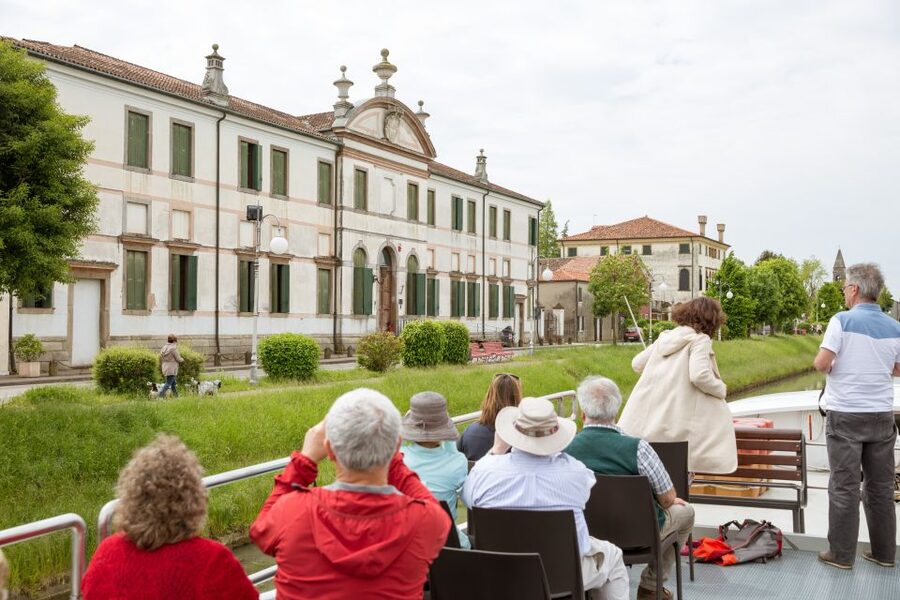 Venice to Padua Full-Day Brenta Riviera Boat Cruise - Villa Widmann in Mira, then Mira and Dolo locks