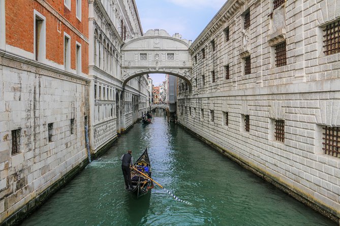 Venice Tour by High-Speed train from Florence - Stop 2: Basilica di Santa Maria Gloriosa dei Frari for Titian power