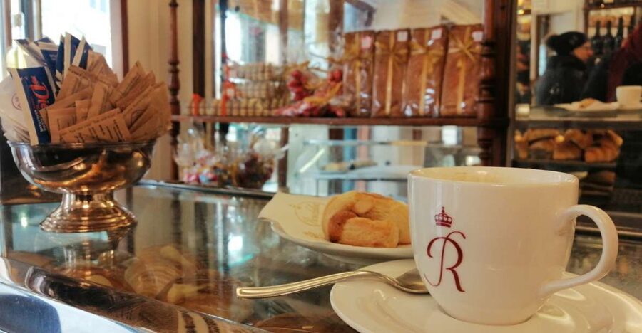 Venice: Traditional Cafés and Pastry Shops Walking Tour - A 2-hour sweet walk that spans all six sestieri