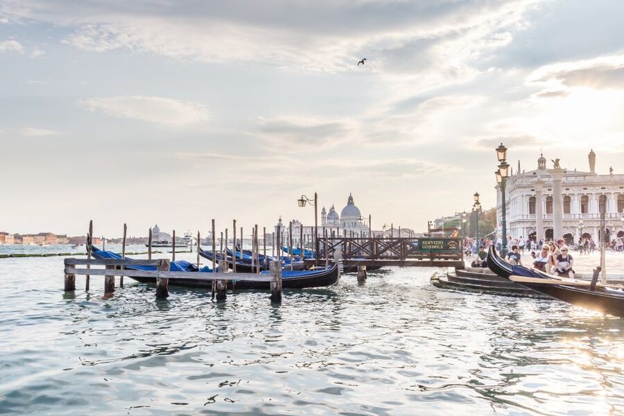 Venice: Traditional Shared Gondola Ride - The Sweet Spot: Why This Shared Gondola Works in Venice