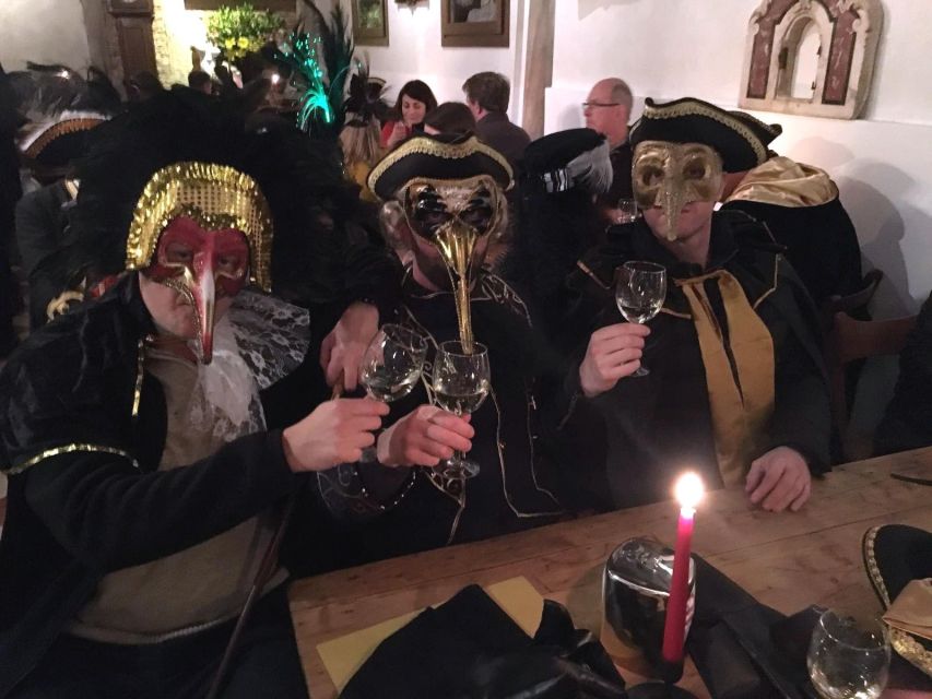 Venice: Venetian Style Carnival Pub Crawl - Starting at Ca’ Rezzonico ACTV stop: where you need to be, and why it matters