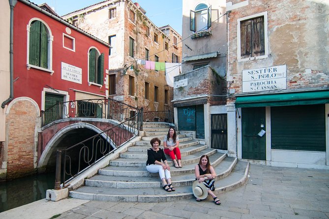 Venice Visitor 90min 40 pictures Photo Session in Venice - Meeting at Campo S. Giacomo di Rialto: Your Starting Point and Rhythm