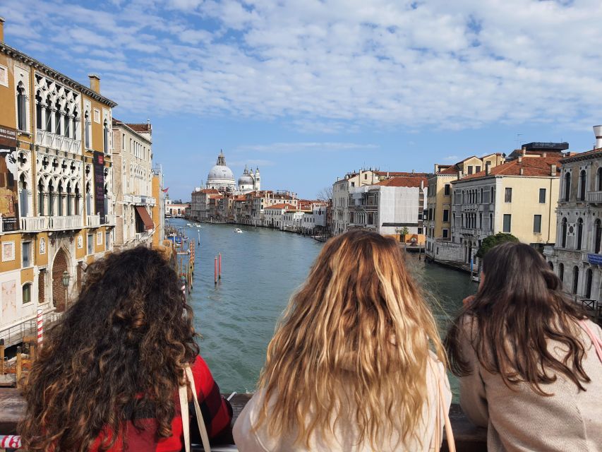 Venice: Walking Guided Tour of the City Must-See Sites - Scuola Grande di San Rocco Outside: Spot the Details First