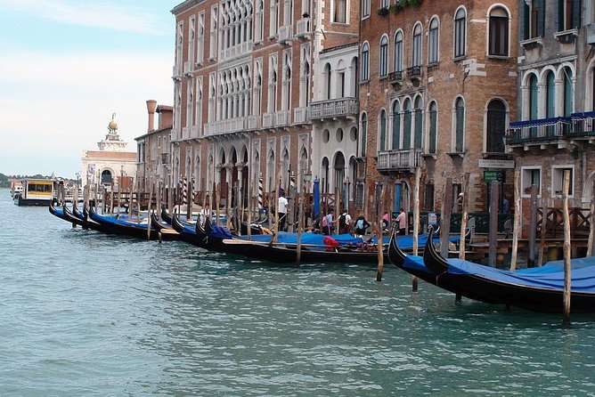 Venice Walking Tour and Gondola Ride - Scala del Bovolo and Teatro la Fenice: outdoor icons that still feel special