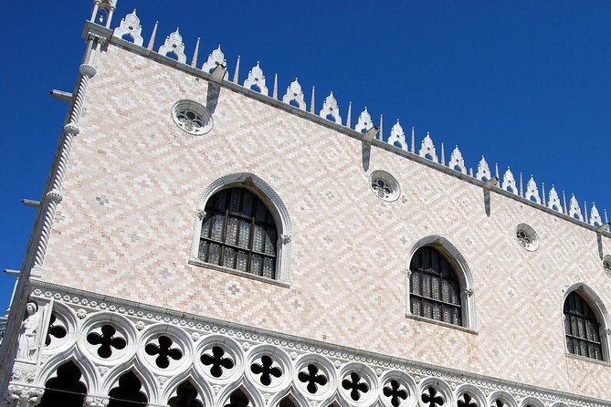 Venice Walking Tour plus Skip the Lines Doge's Palace and St Mark's Basilica Tours - Doge’s Palace for 1 Hour: Where Venetian Power Worked