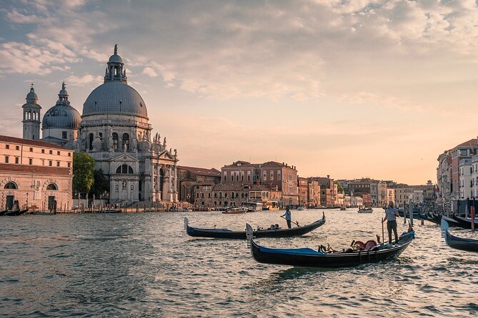 Venice Walking Tour with Audioguide on Your Smartphone - Price and time: $8.42 for a flexible Venice route