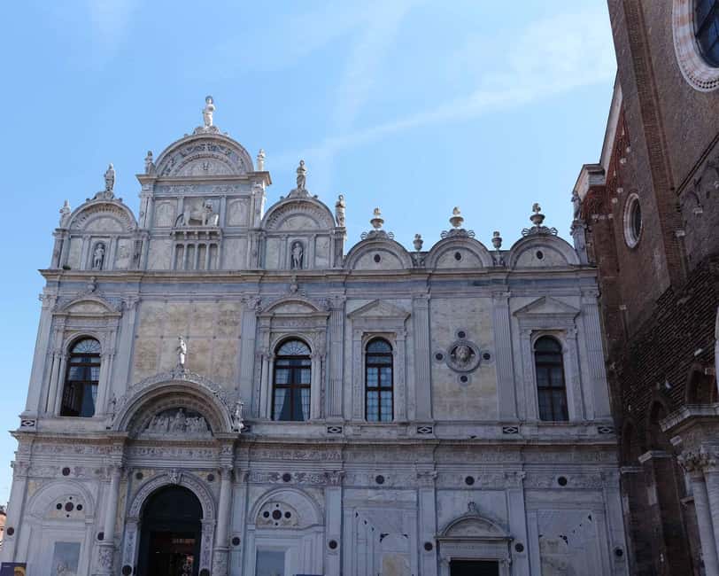 Venice: Winter Walking Tour & Romantic Gondola Ride Upgrade - The gondola upgrade: 30 minutes of Venice from the canals