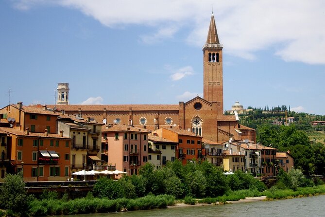 Verona Guided Tour from Venice by Train - From Porta Nuova station to the guided center walk