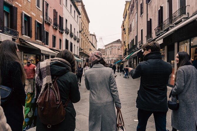 Walking in Venice Off-the-beaten Track - Ponte di Rialto: Your First Big View of Canal Grande