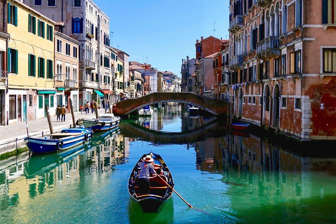 Walking Tour of Venice with Mini Cruise - Canal Grande and Rialto Bridge: fast, famous, and worth seeing twice