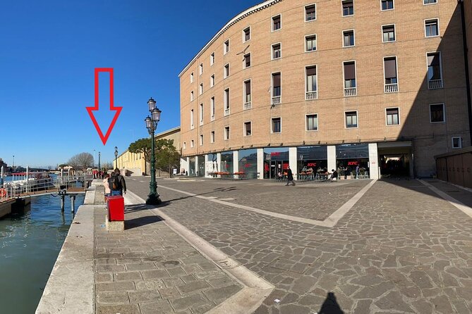 Walking Tour of Venice with Mini Cruise - Giudecca Canal mini-cruise: the water route and the Palladio clue