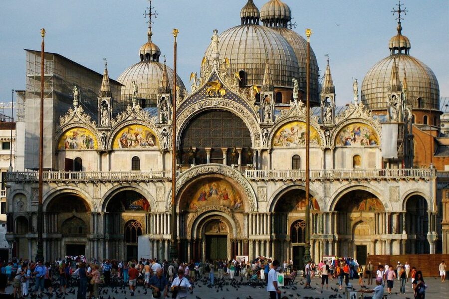 Walking Tour to Uncover the Hidden Venice - Doge’s Palace: Gothic drama and the fire story that shaped it