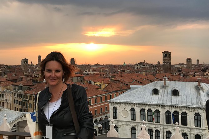 Wine & Food tasting in Venice with a Sommelier - Rialto at 5pm: why Ponte di Rialto sets the tone