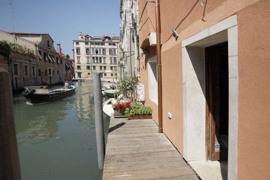 Wine Tasting in Venice - A 5pm Osteria stop in Dorsoduro: simple, local, efficient