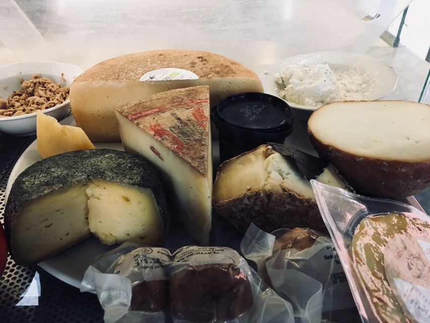 Wine Tasting in Venice - Price and value: $47.04 for a guided wine-and-snack hour